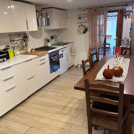 Casa Le Ginestre Λίντο ντι Καμαϊόρε
